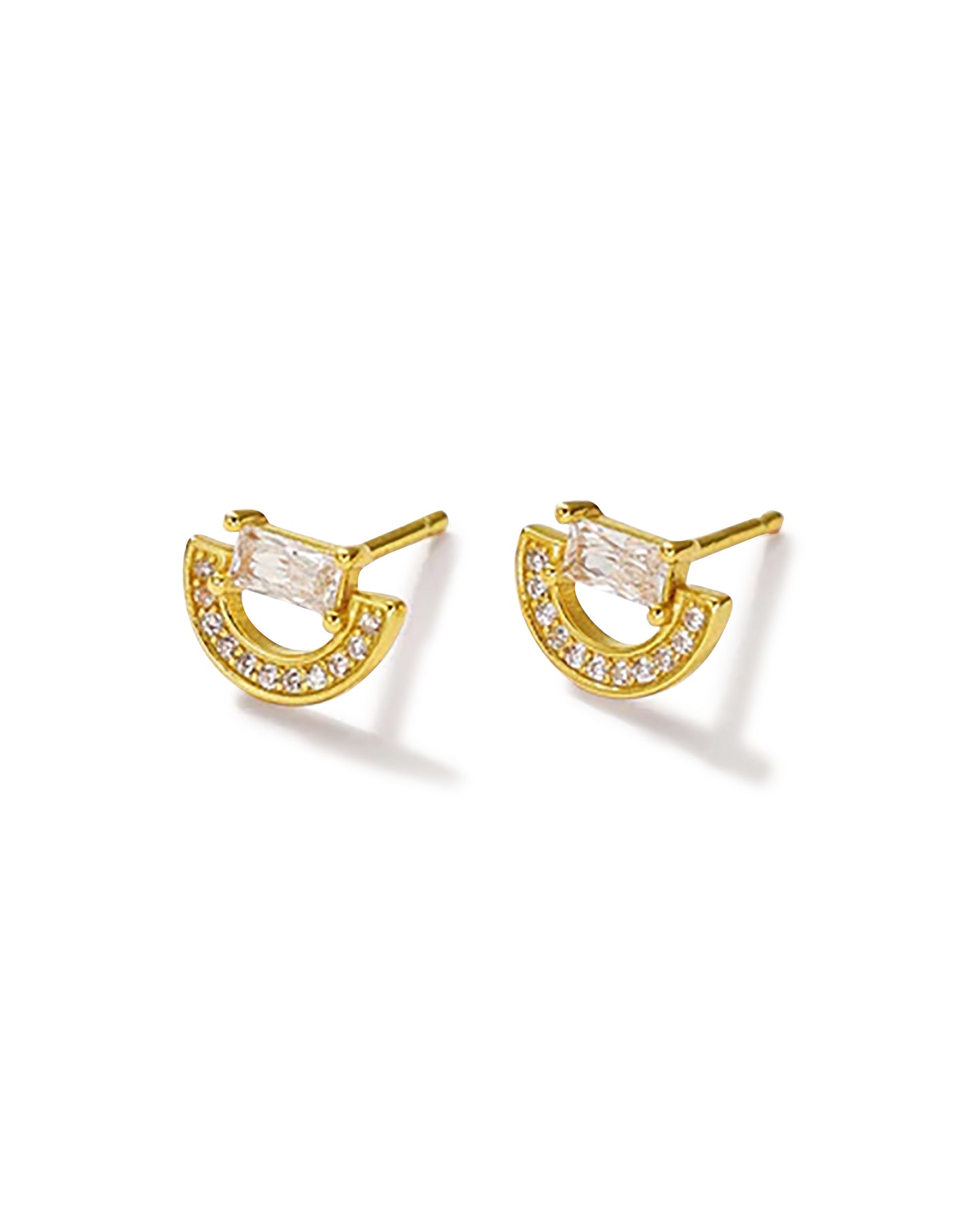 Arched gold stud
