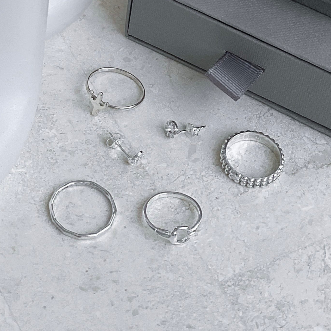 Double Ball Band Ring