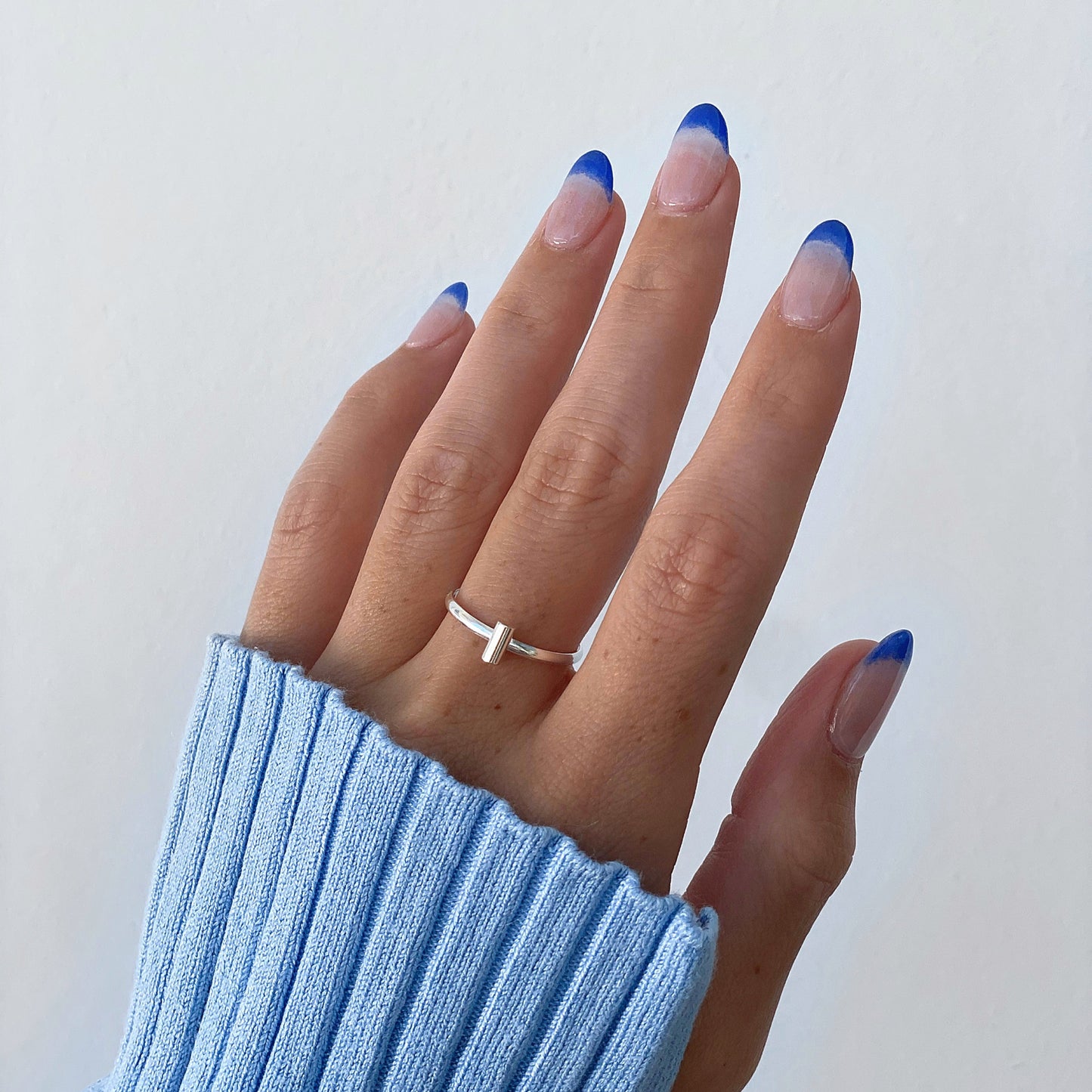 Tiny Rod Ring