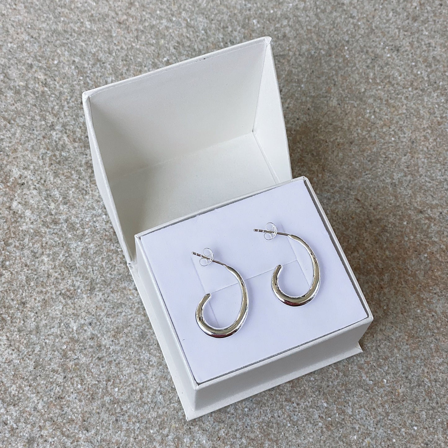 Recurved Hoops