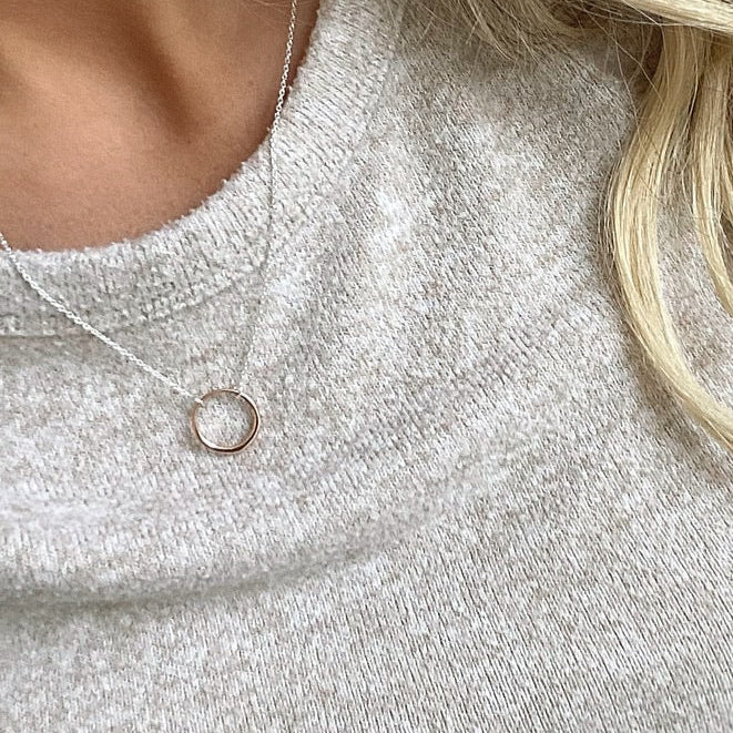 Open Circle Necklace Gold